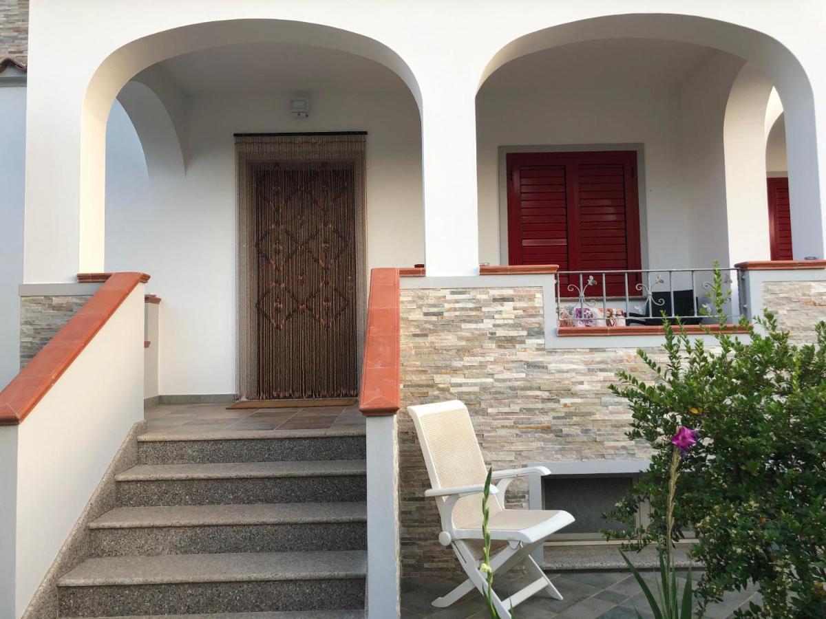 Appartamento In Villa Andreina Orosei Exterior photo