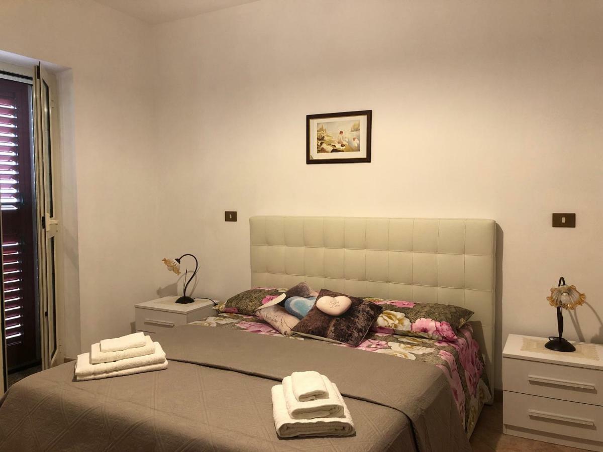 Appartamento In Villa Andreina Orosei Exterior photo